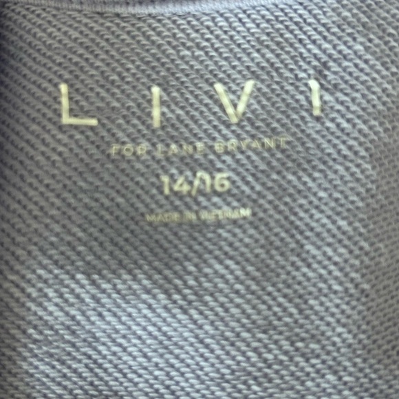 Lane Bryant 14/16 Lavender v-neck short sleeve sweatshirt - Picture 3 of 4